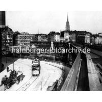 X09900237 Blick von den Vorsetzen über den Binnenhafen zum Rödingsmarkt.  | Binnenhafen - historisches Hafenbecken in der Hamburger Altstadt.